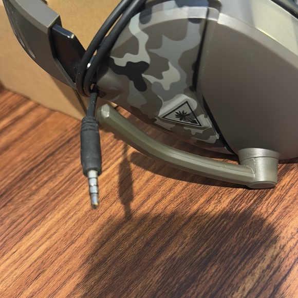 Turtle Beach Gaming Headphones - Partially works - Picture 3 of 3